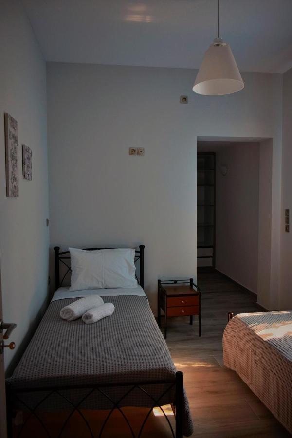 Dolphins House Apartment Lixouri Bagian luar foto