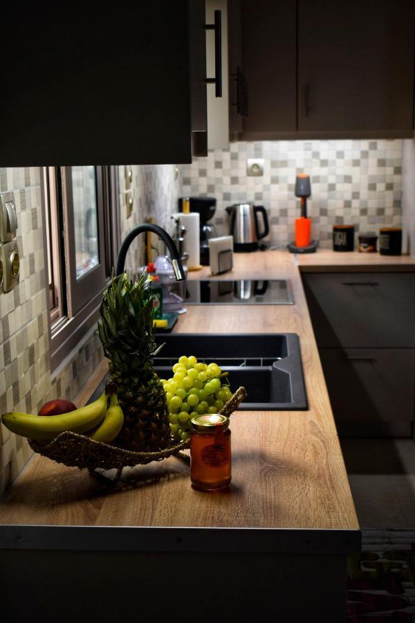 Dolphins House Apartment Lixouri Bagian luar foto