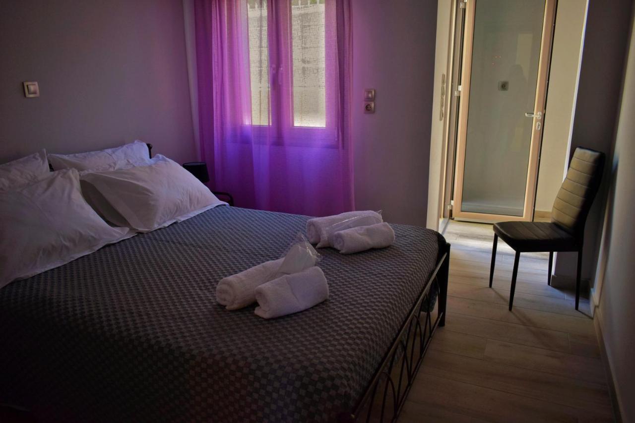 Dolphins House Apartment Lixouri Bagian luar foto